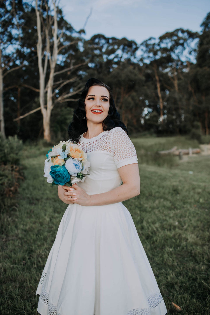 Lush lover dress in white lace hotsell