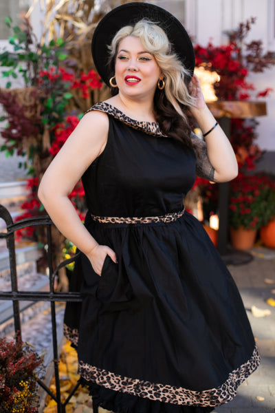 A lady wearing a Retro Dress in Leopard Print