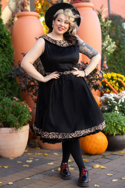 A lady wearing a Retro Dress in Leopard Print